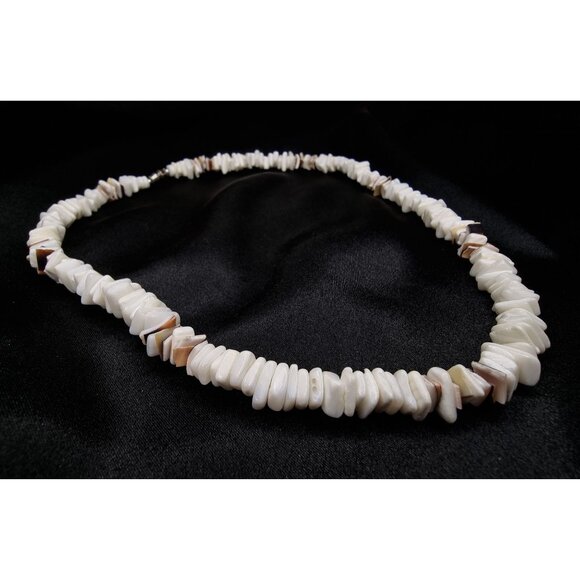 Vintage White & Brown Shell Bead Necklace With Natural Irregular Shapes & Metal - Picture 2 of 5